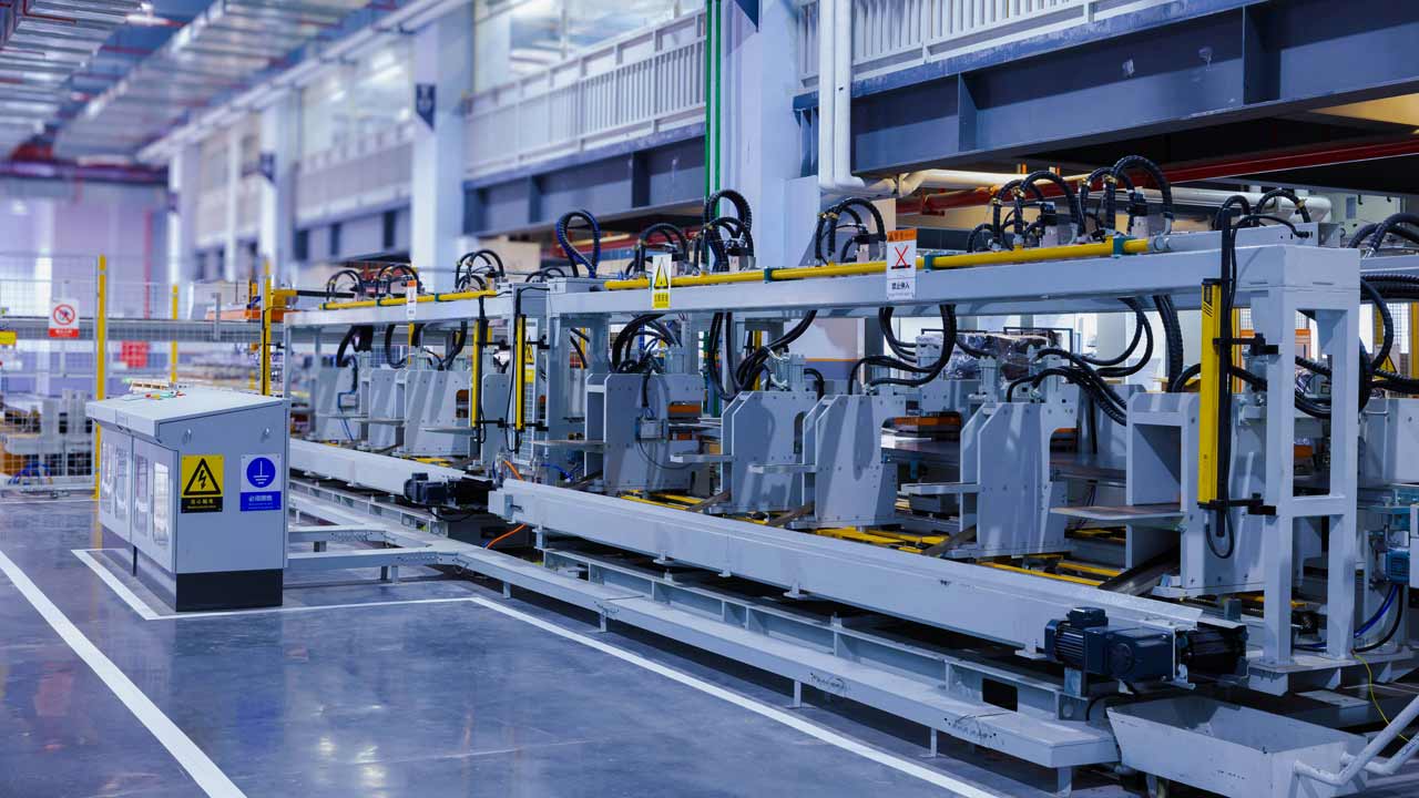 Motor Control and Protection Solutions for Manufacturing and Materials Handling Motor Control and Protection Solutions for Manufacturing and Materials Handling